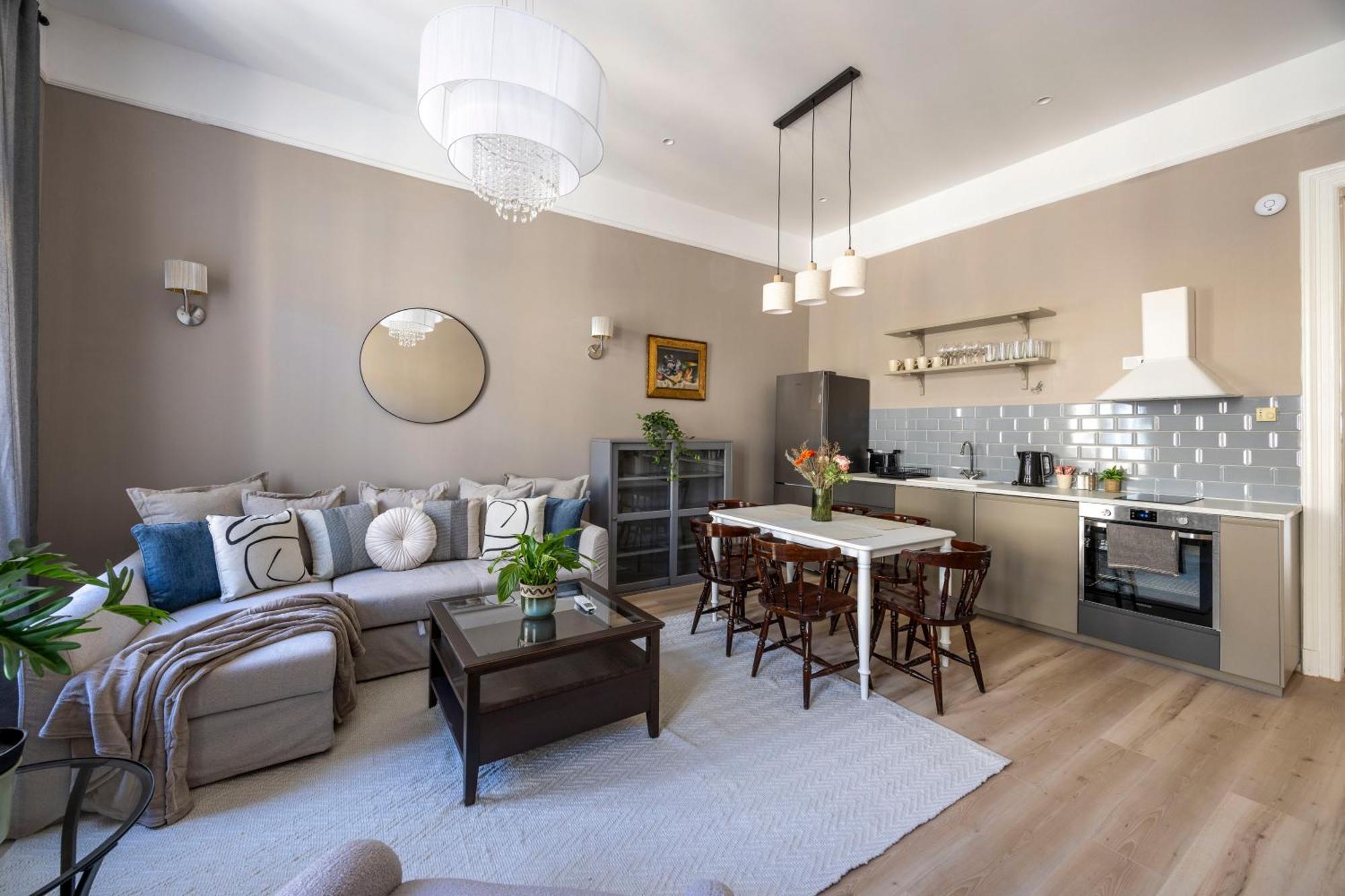 Charming Central Dream Home & Retreat By Prestige Homes Budapeste Exterior foto